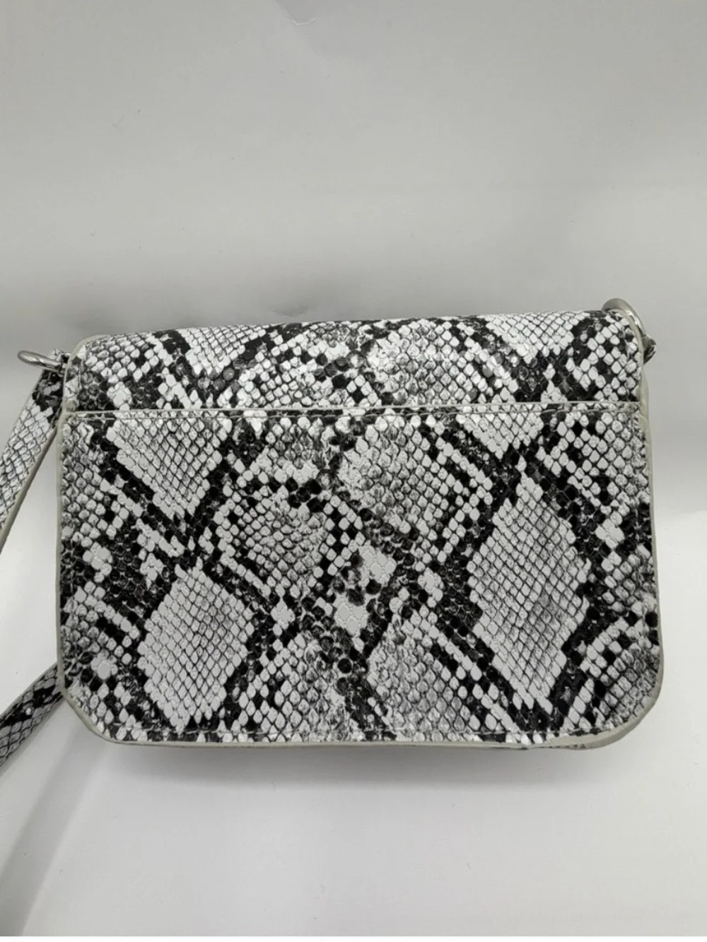 Urban Outfitters Snakeskin Crossbody Bag Small Black White Faux Leather Chain - Picture 3 of 9